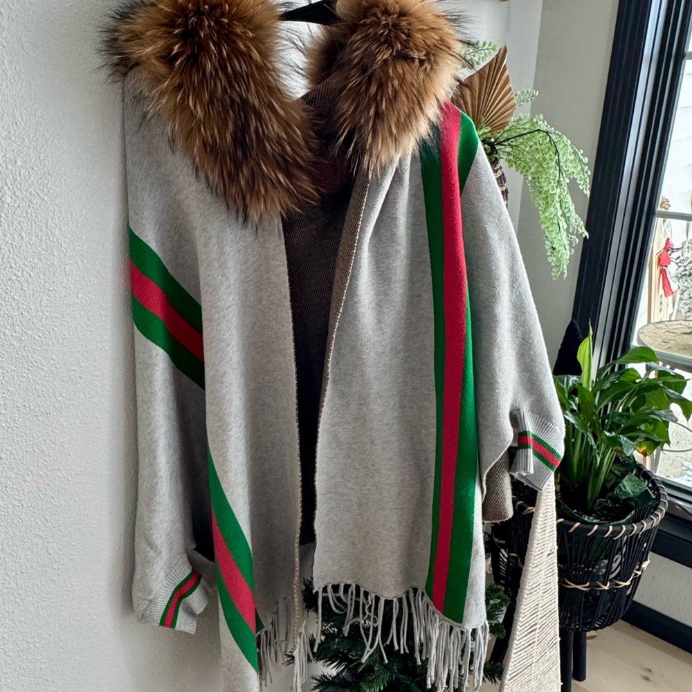 OO LALA fox cape with Gucci style stripe in red and green. OS - Picture 2 of 12